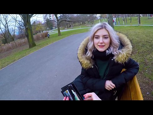 ❤️ Gleypir heitt ásamt ókunnugra fyrir peninga - blástur í garðinum eftir Evu Elfie ☑ Kynlíf hjá okkur ﹏